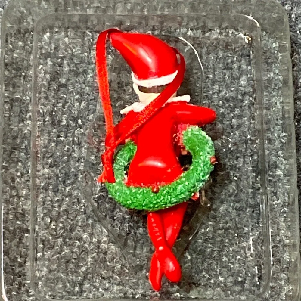 2014 Department 56 Elf on the Shelf Scout Elf in‎ Wreath Tree Ornament NIB NOS